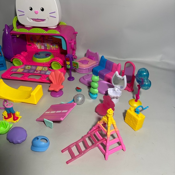Gabby’s Dollhouse 81 Piece Lot Figures Accessories Playset Toys